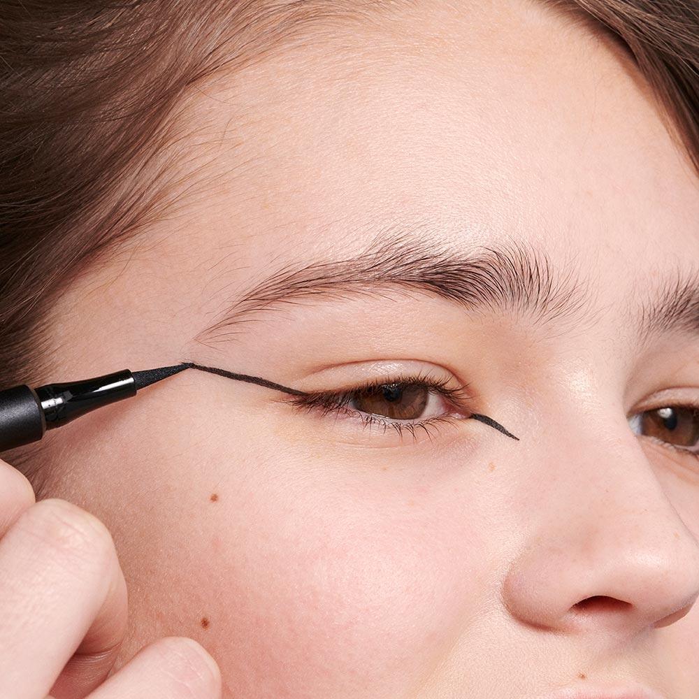 3INA Makeup | The Matte Pen Eyeliner | Vegan