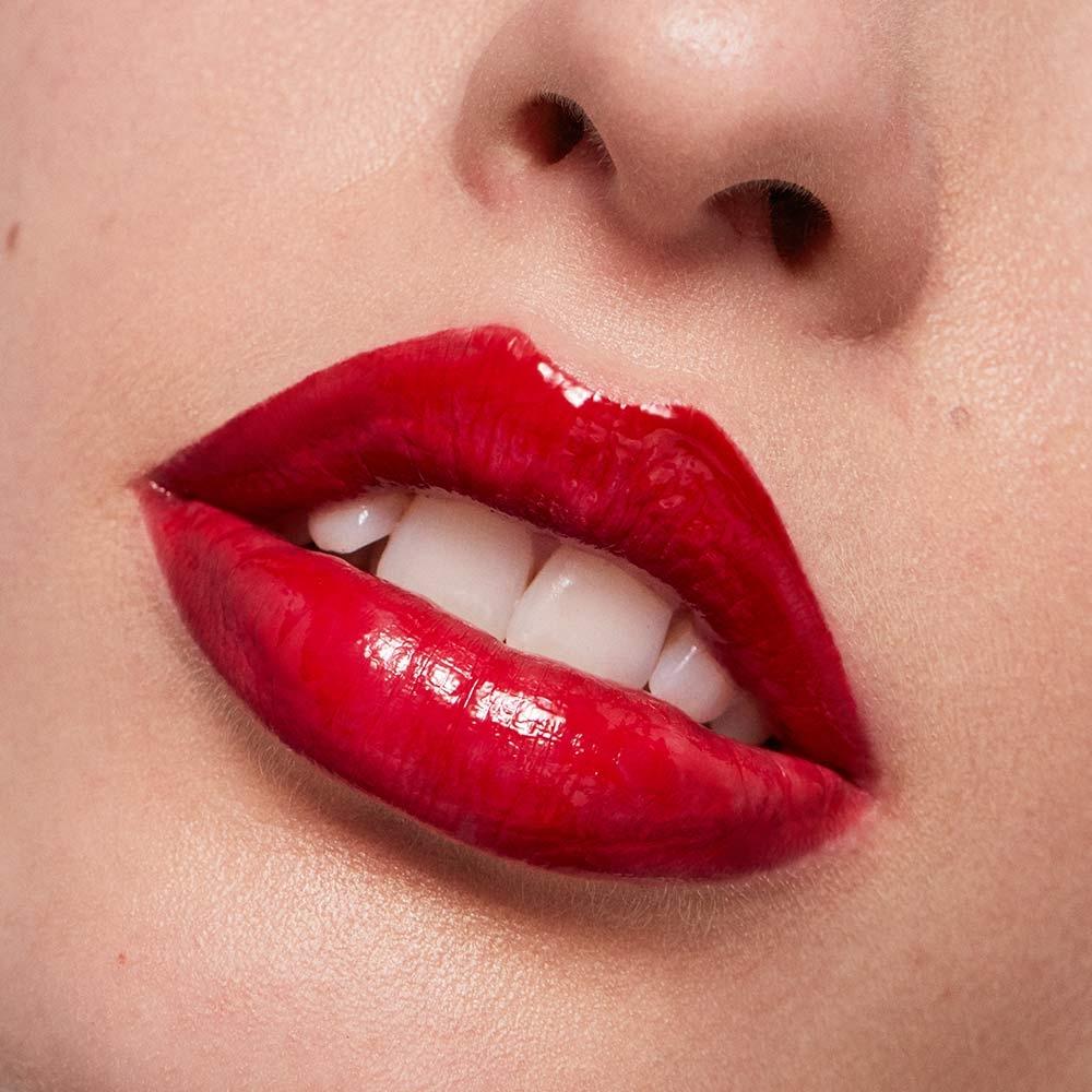 De vuelta a los 2000: 3INA convierte sus labiales más vendidos a formato  gloss de labios